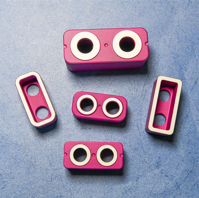 لوح سيراميك ألومينا معتمد من IATF16949 مع امتصاص صفر للماء لمقاومة المواد الكيميائية والتآكل